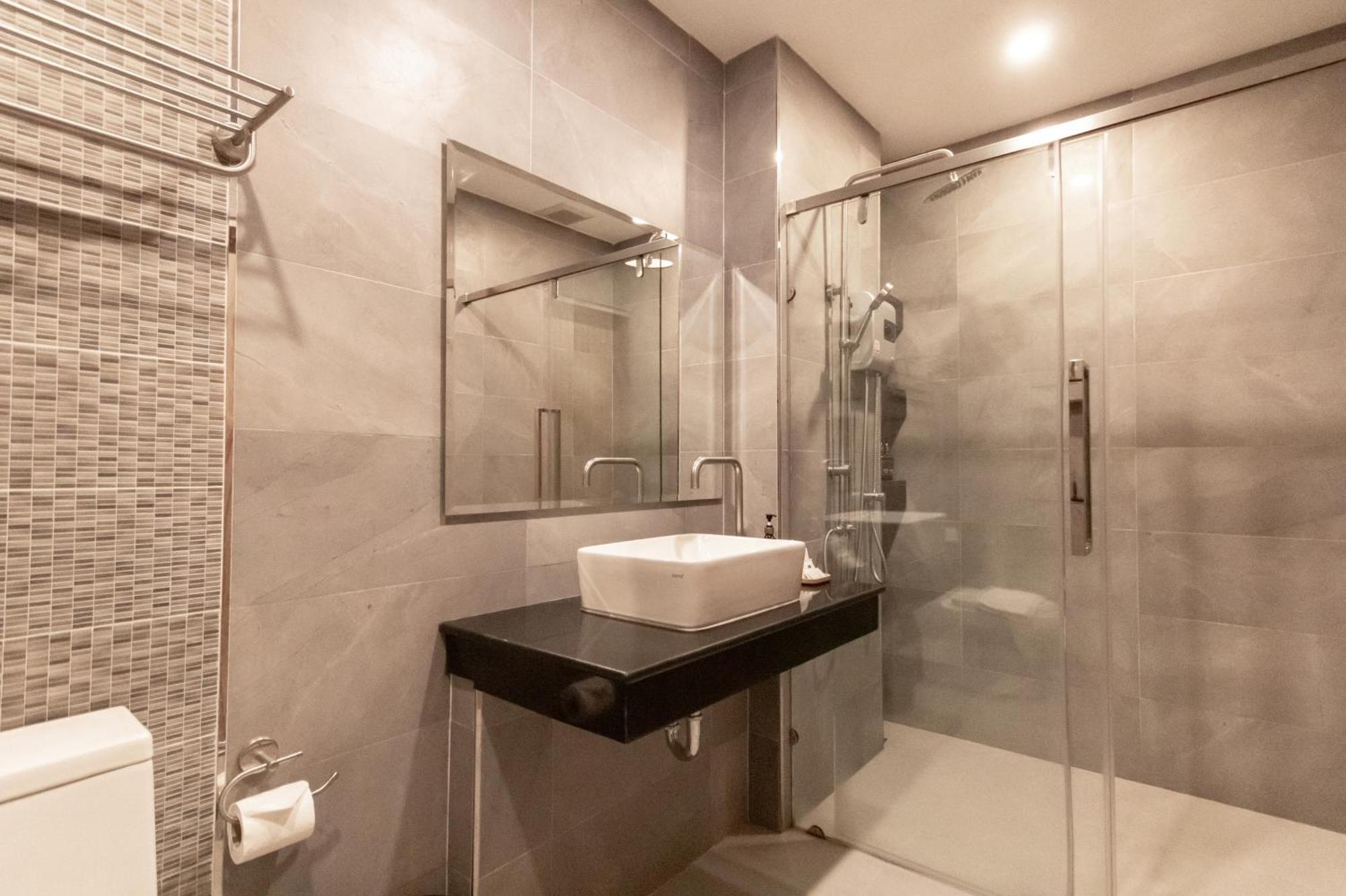 Ananzitra Hotel Kanchanaburi City Exteriör bild