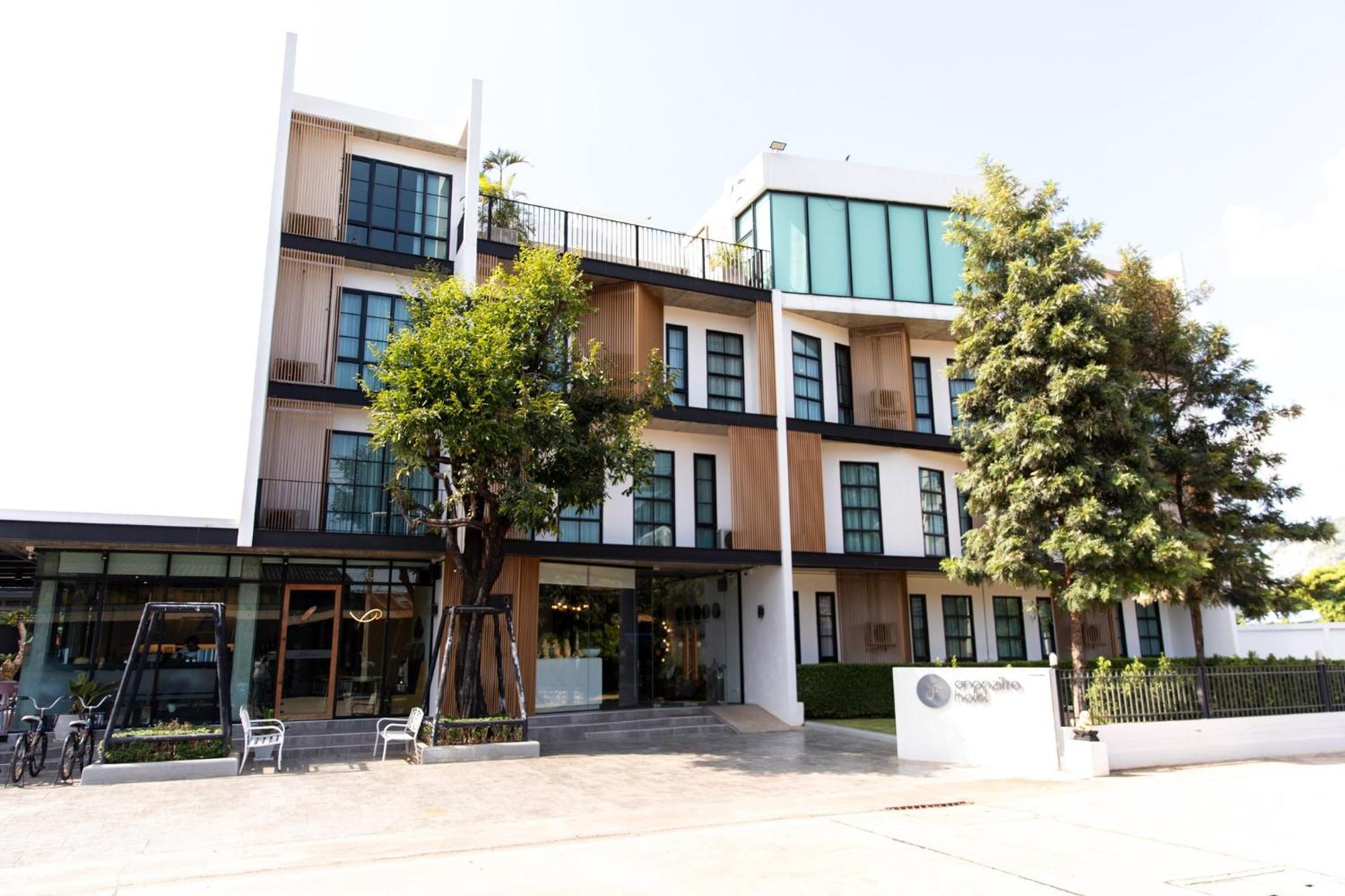 Ananzitra Hotel Kanchanaburi City Exteriör bild